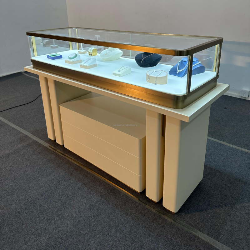 custom.Stainless Steel Jewelry - Luxury Watch Exhibition recension och pris