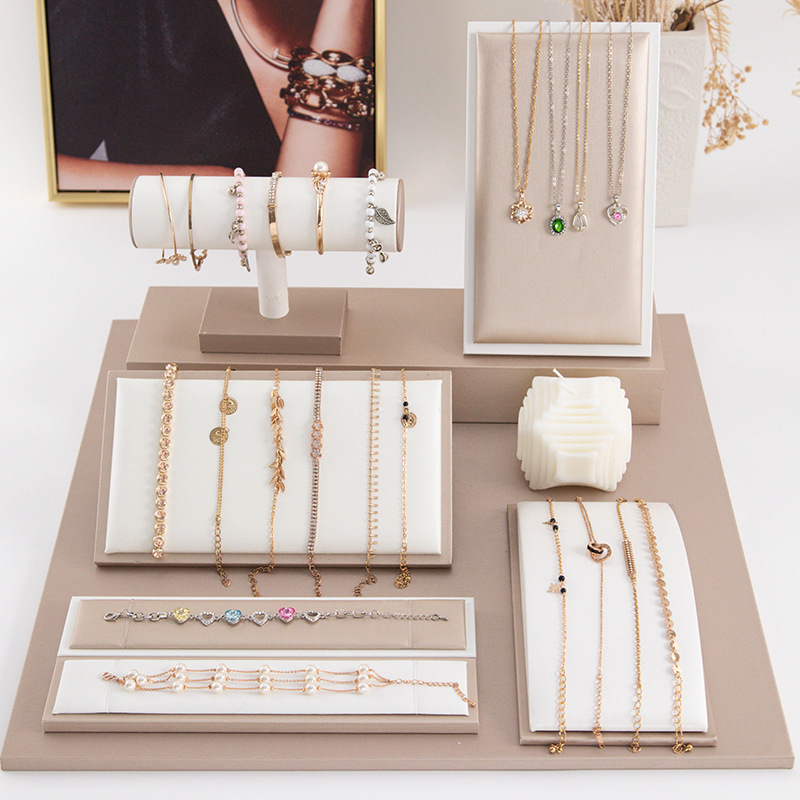 Leather Jewelry Stand Luxury M - Luxury Watch E Jewellery recension och pris
