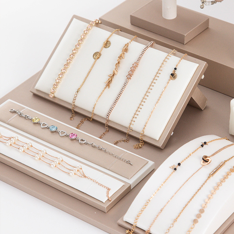 Leather Jewelry Stand Luxury M - Luxury Watch E Jewellery recension och pris